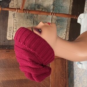 M10 5/$25 burgundy saggy beanie